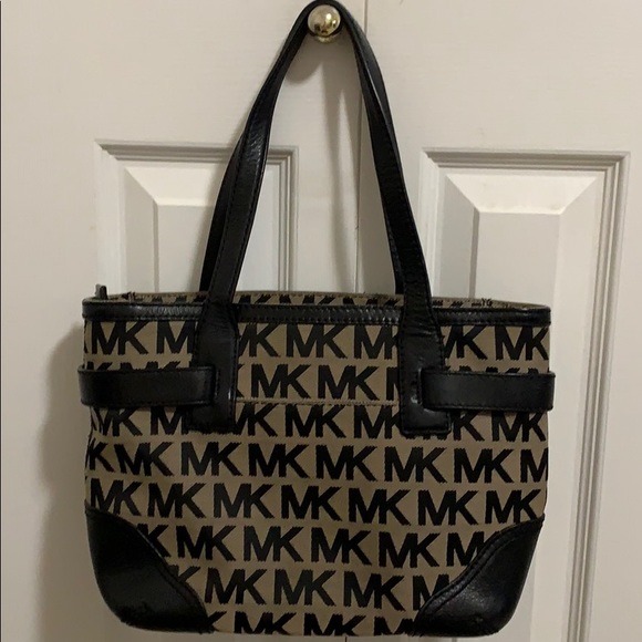 Michael Kors Bag - Picture 2 of 9